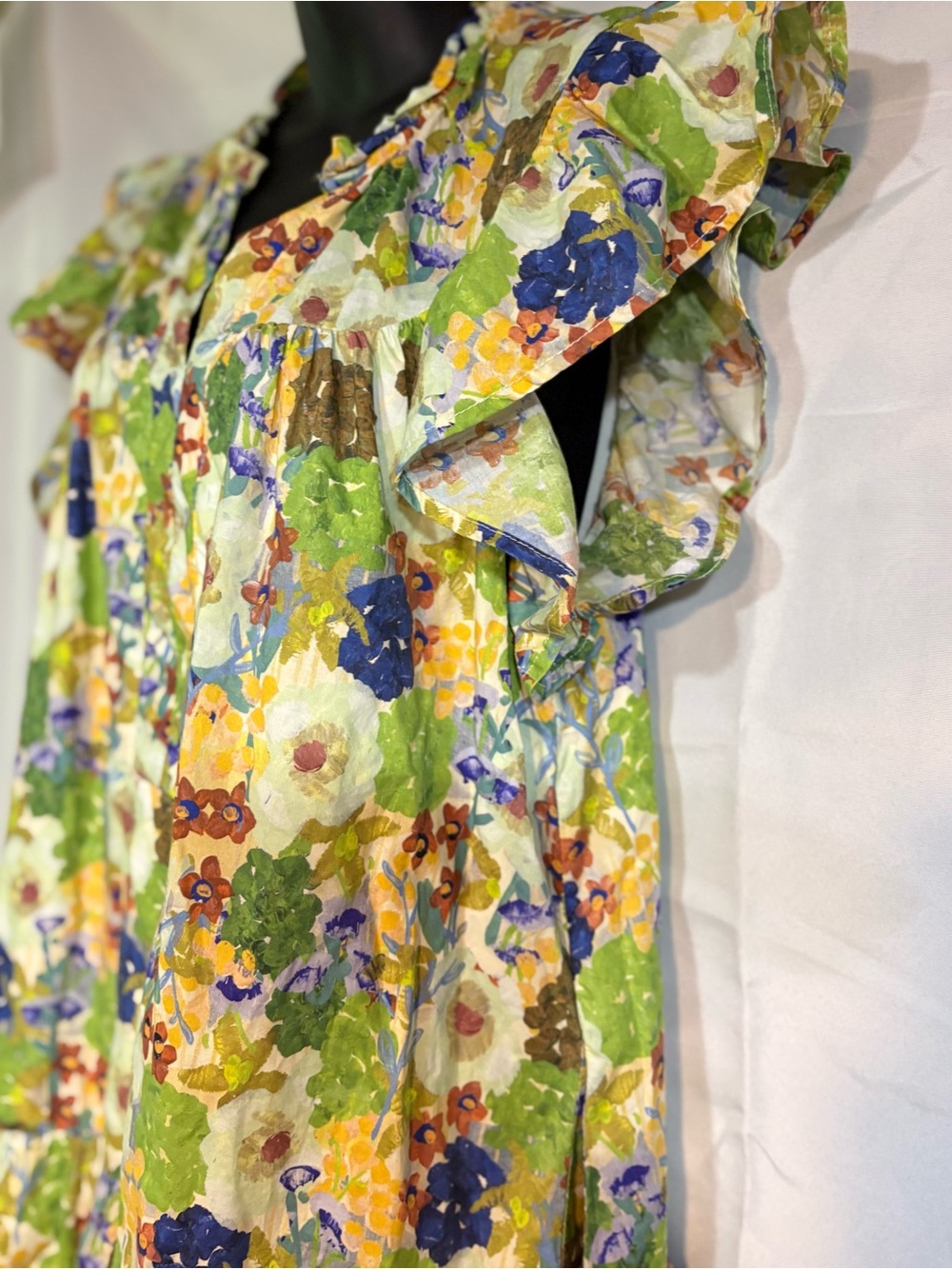 floral dress, featuring ruffle sleeves and a tiered skirt medium - Picture 6 of 15